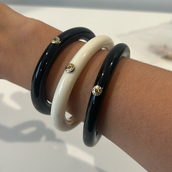 Henri Bendel Bangle Brancelets. Set of 3. - Picture 2 of 3